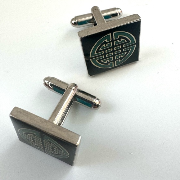 SHANGHAI TANG's elegant cufflinks. - Picture 2 of 4